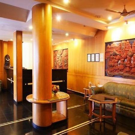 Hotel Bombay Tiffanys Mysore Buitenkant foto