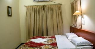Hotel Bombay Tiffanys Mysore Buitenkant foto
