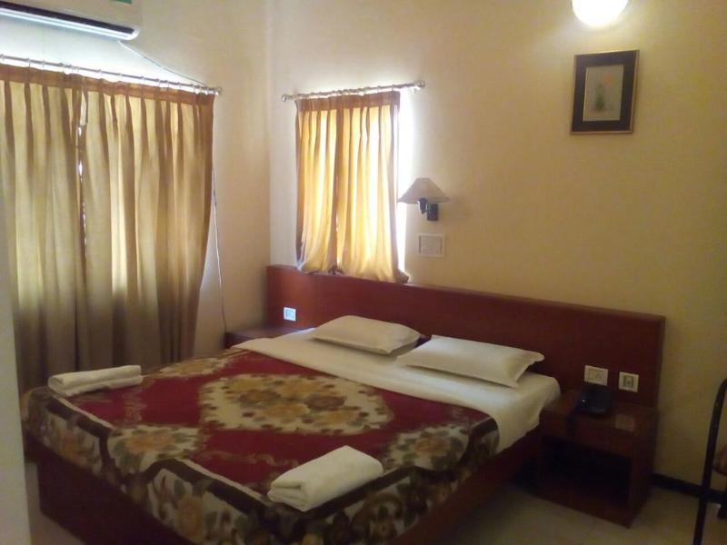 Hotel Bombay Tiffanys Mysore Buitenkant foto